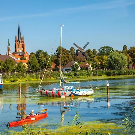 Stilvolle Ferien-geschaeftswohnung Brandenburger Seenlandschaft Апартаменты